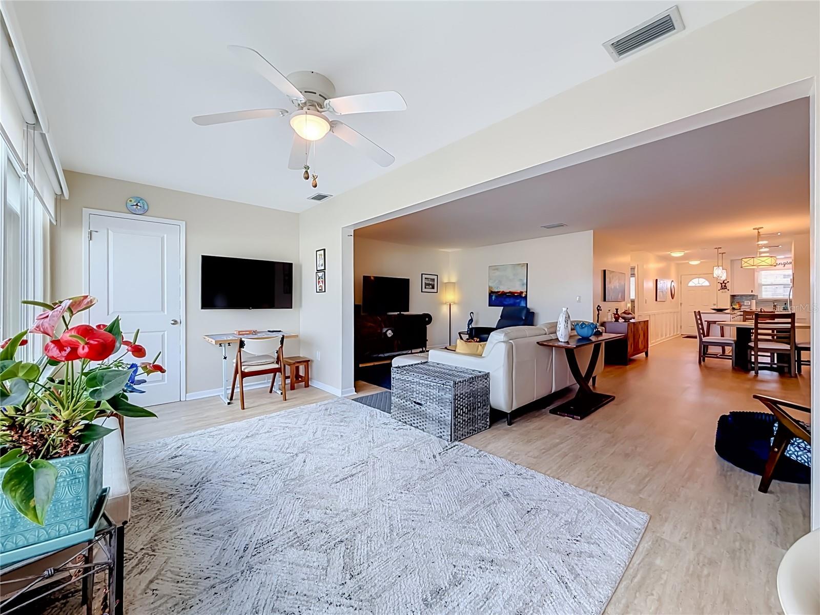 5925 SHORE BOULEVARD S, #611, Gulfport, FL 33707