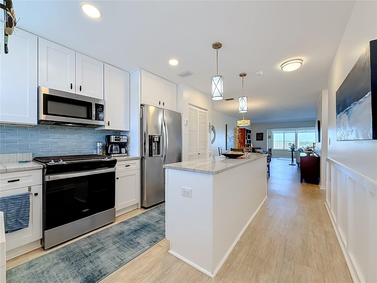 5925 SHORE BOULEVARD S, #611, Gulfport, FL 33707