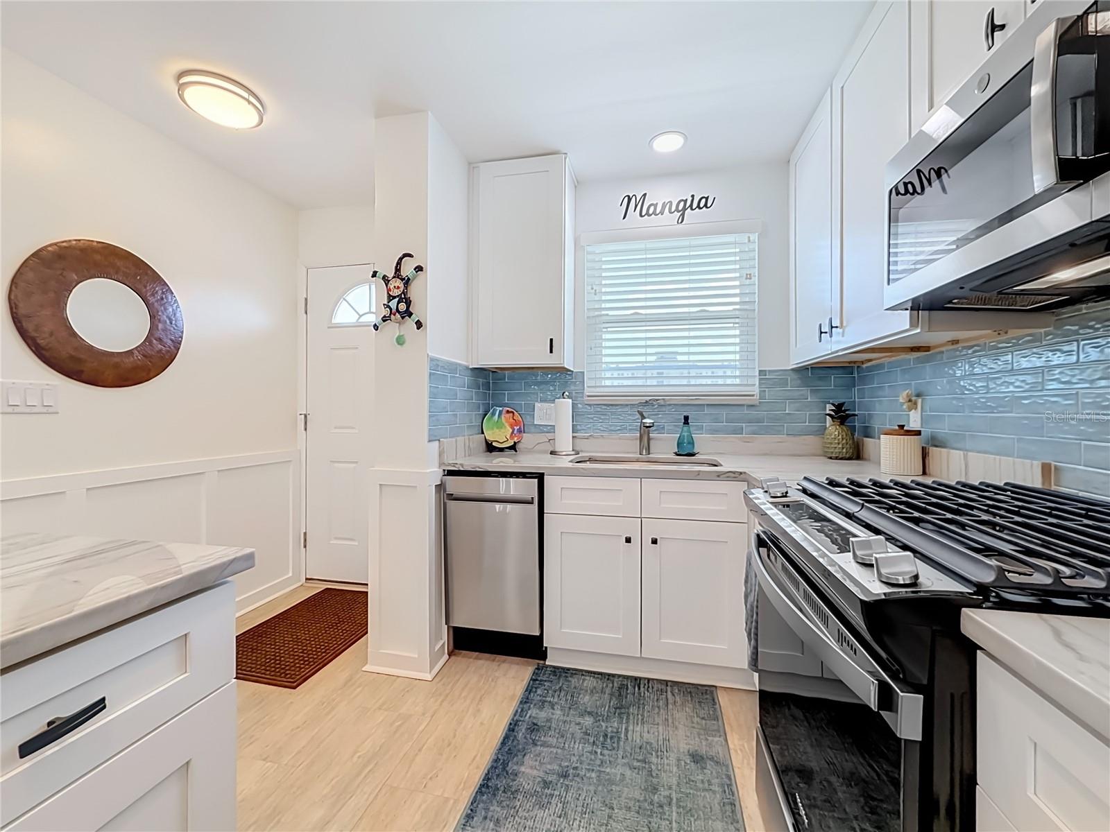 5925 SHORE BOULEVARD S, #611, Gulfport, FL 33707