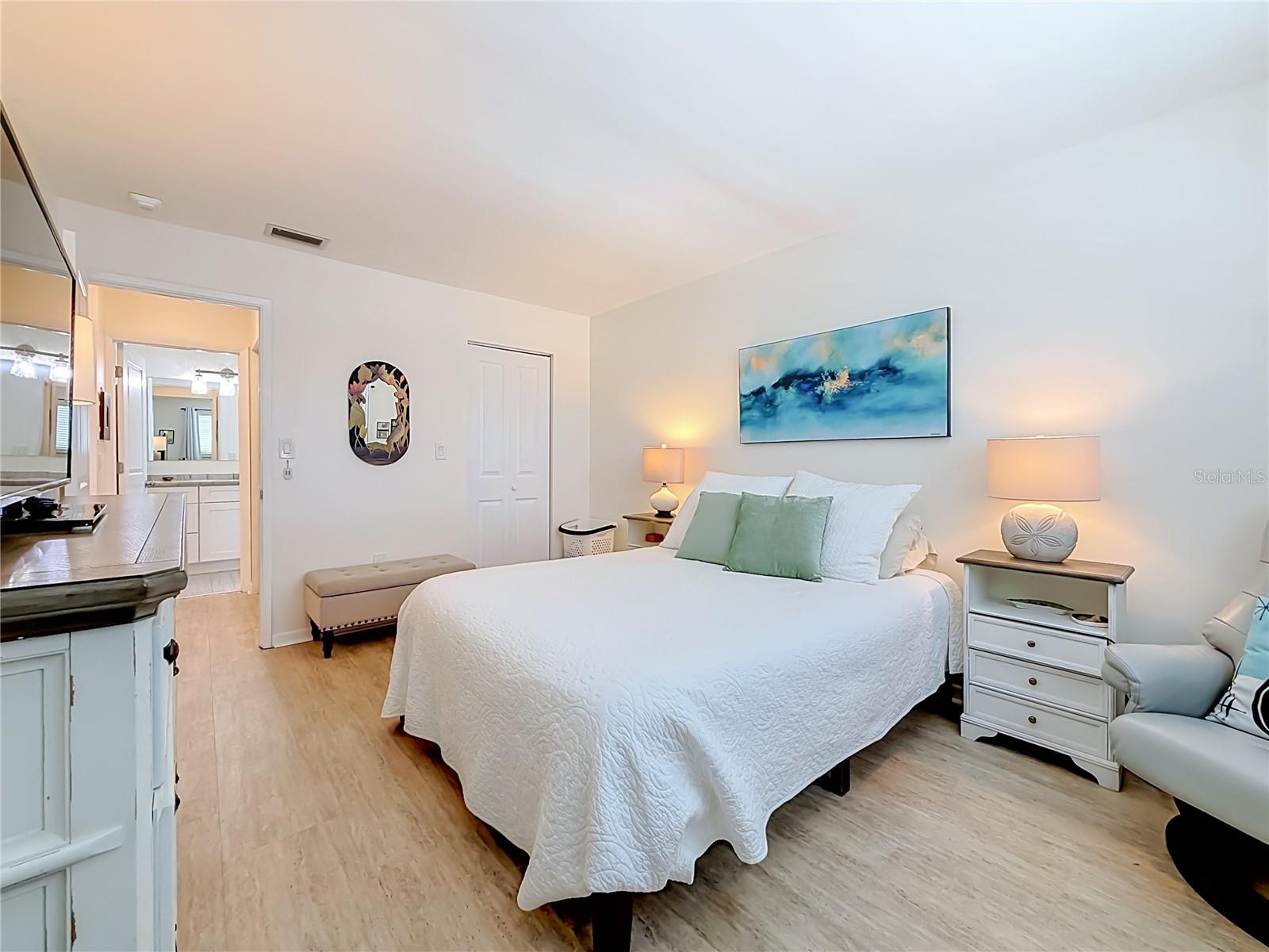 5925 SHORE BOULEVARD S, #611, Gulfport, FL 33707