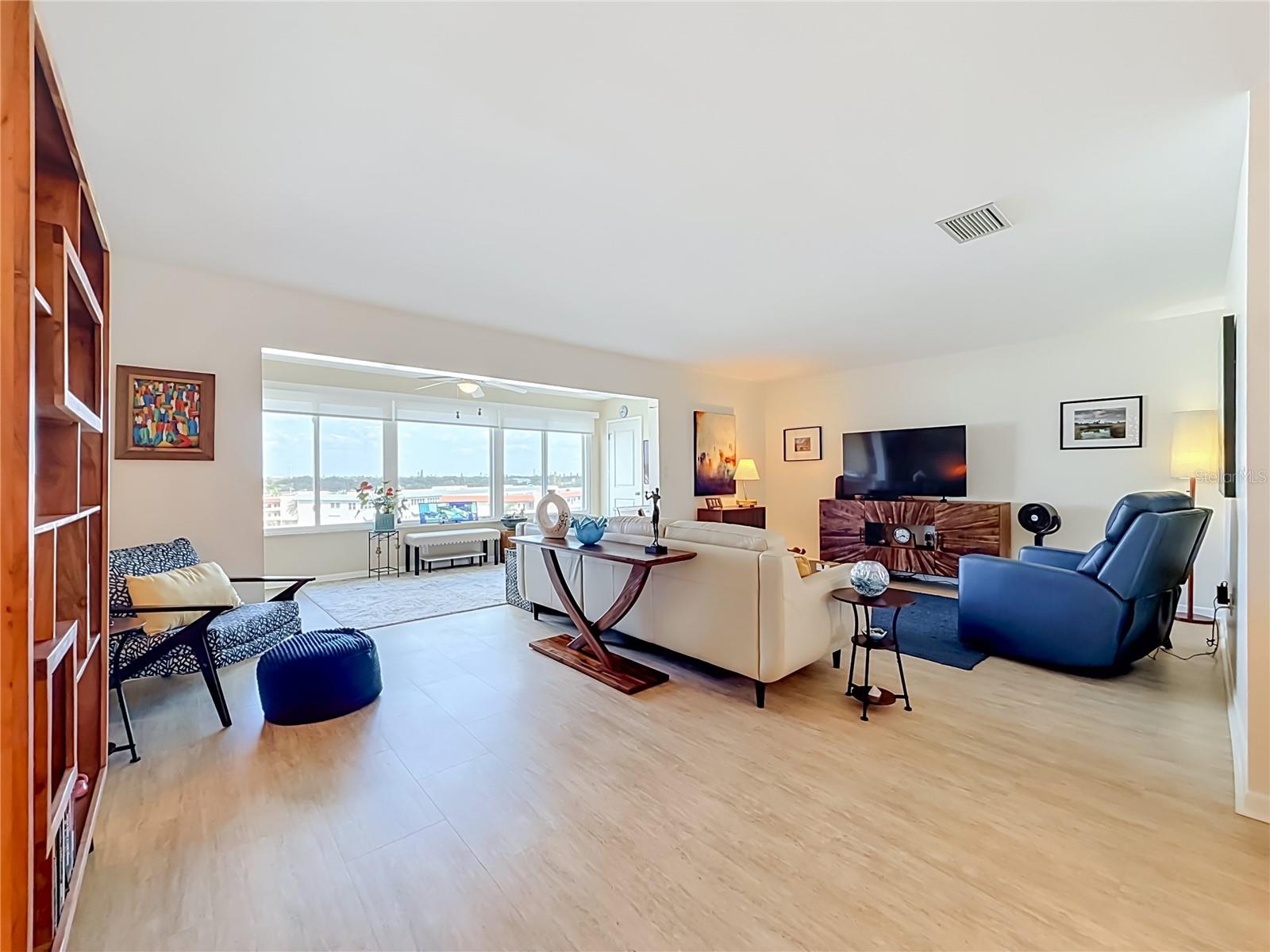 5925 SHORE BOULEVARD S, #611, Gulfport, FL 33707