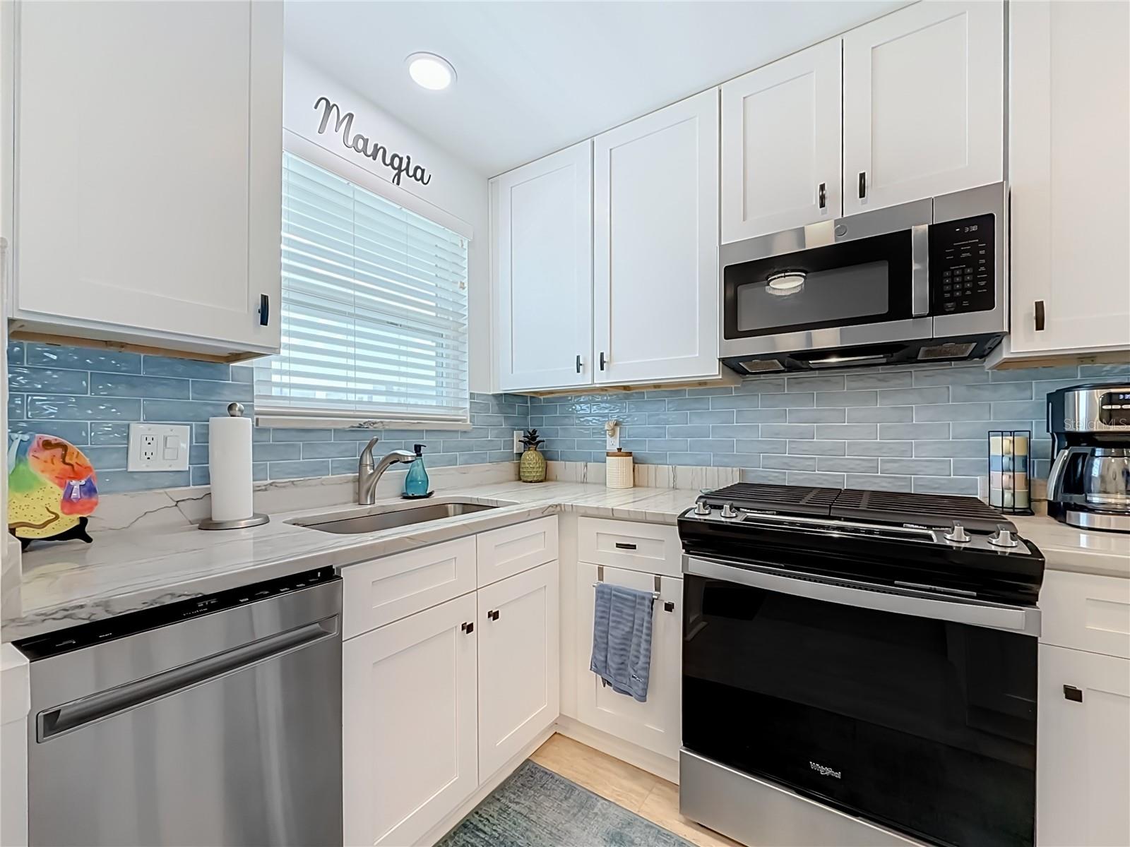 5925 SHORE BOULEVARD S, #611, Gulfport, FL 33707