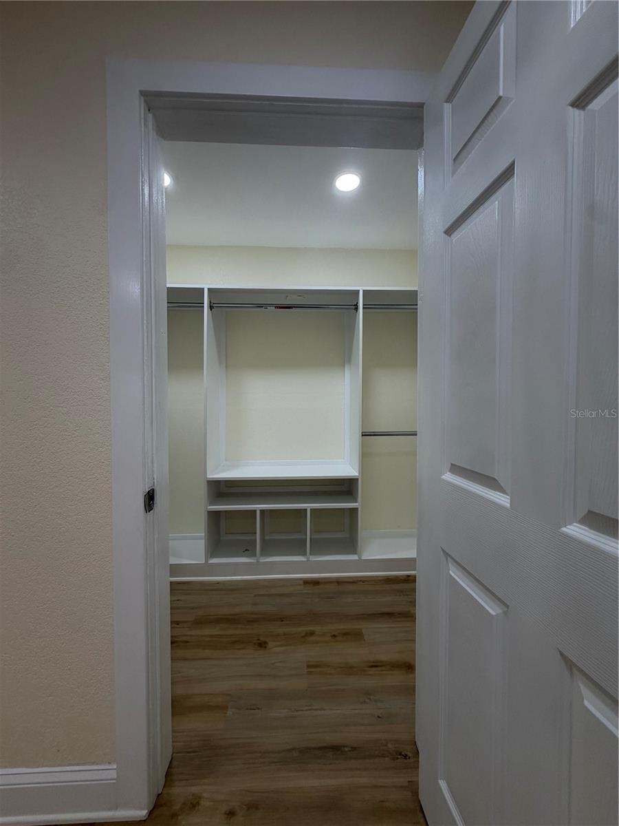 3318 W AILEEN STREET, Tampa, FL 33607