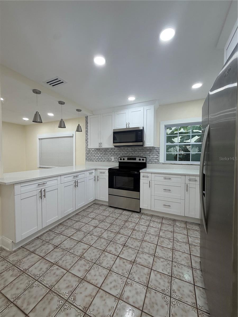 3318 W AILEEN STREET, Tampa, FL 33607