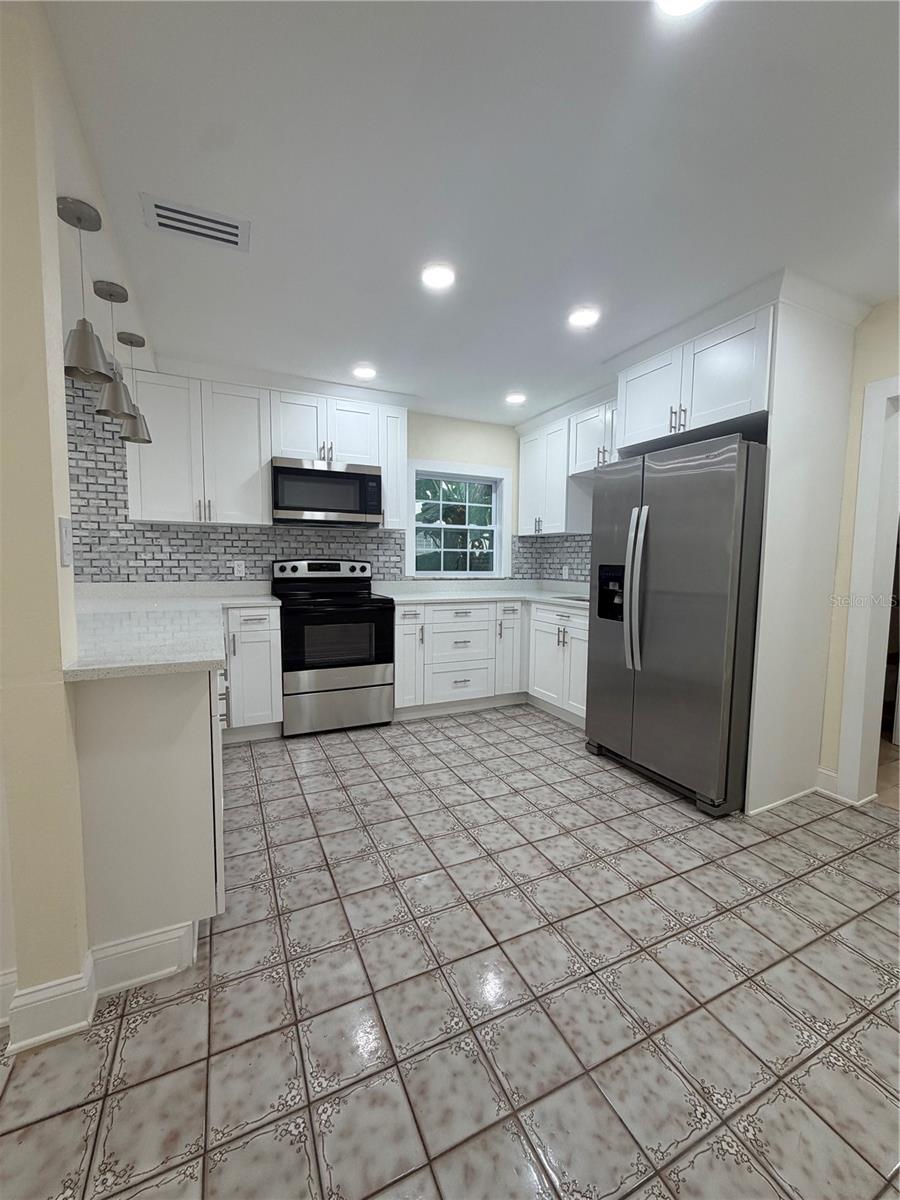 3318 W AILEEN STREET, Tampa, FL 33607