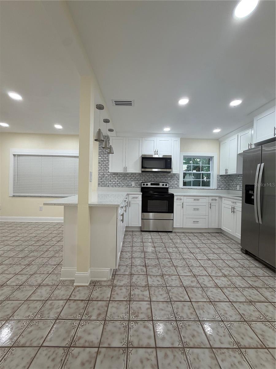 3318 W AILEEN STREET, Tampa, FL 33607