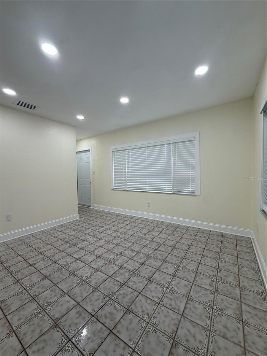 3318 W AILEEN STREET, Tampa, FL 33607