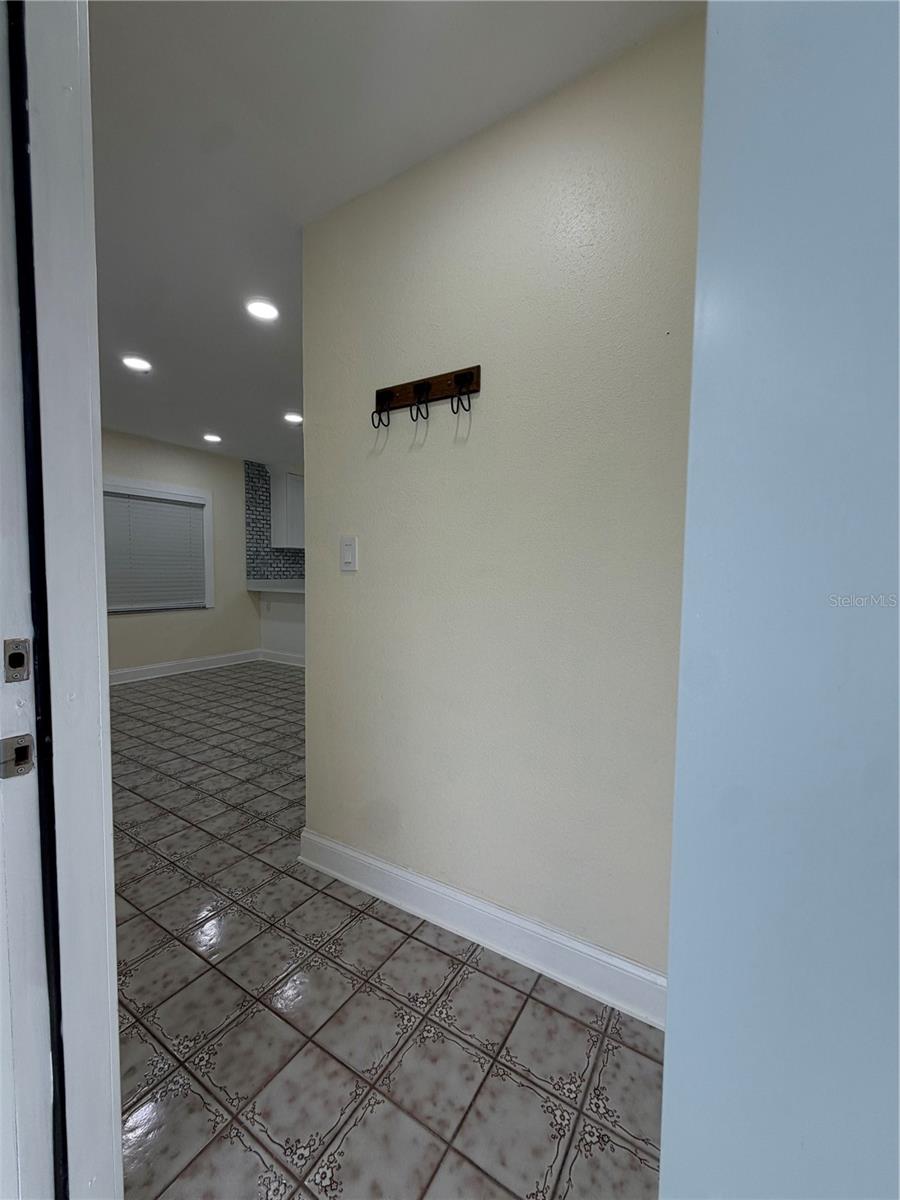 3318 W AILEEN STREET, Tampa, FL 33607