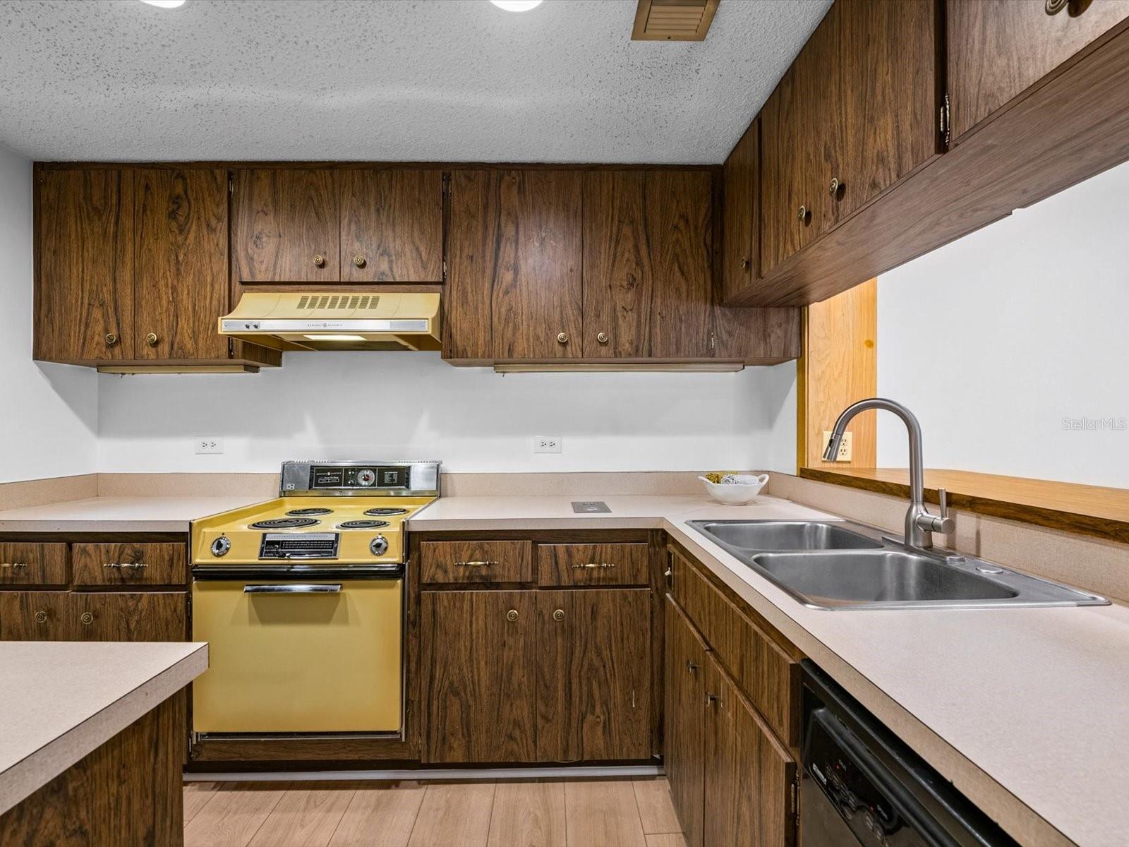 36750 US HIGHWAY 19 N, #2372, Palm Harbor, FL 34683