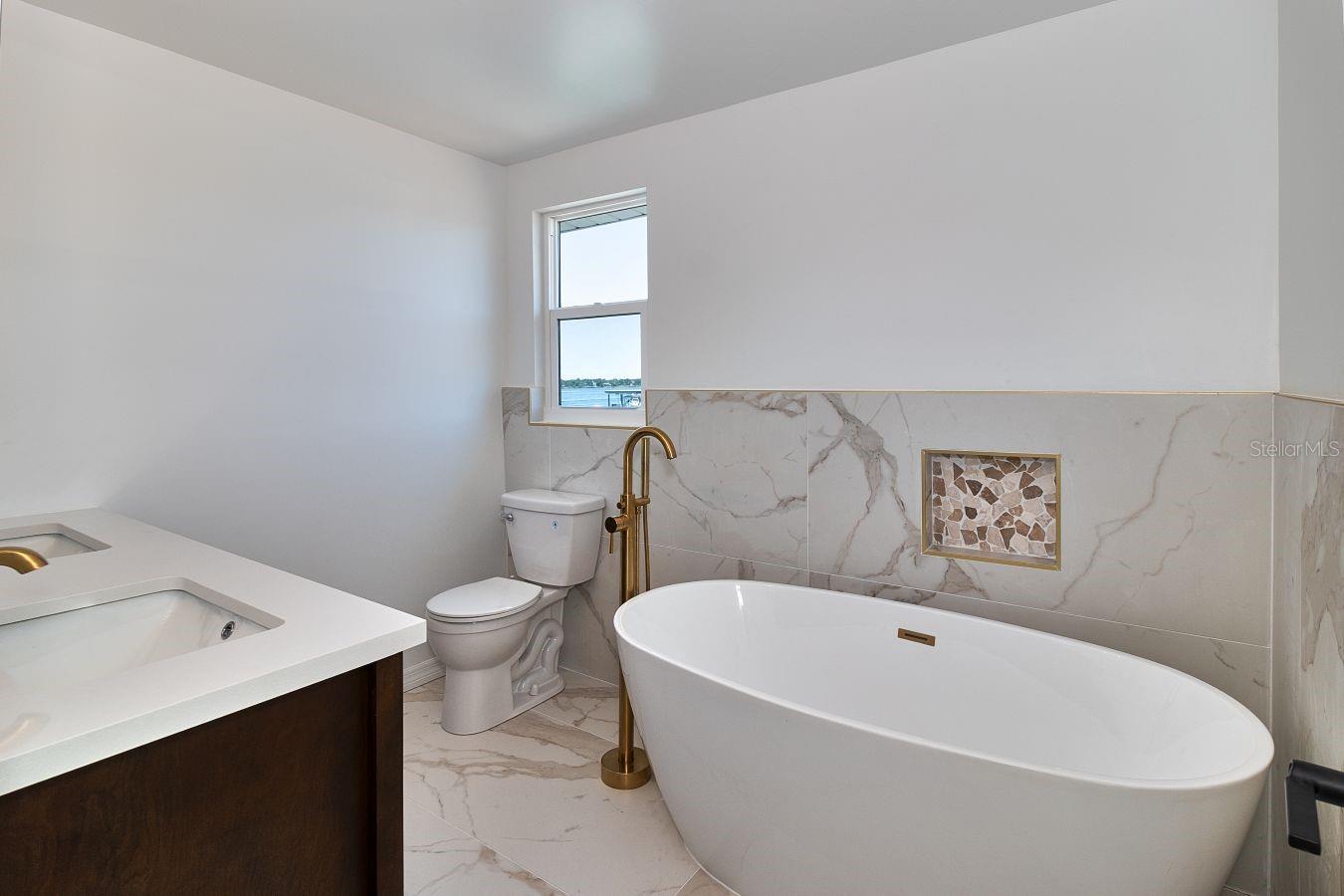 451 PALM ISLAND NE, Clearwater Beach, FL 33767