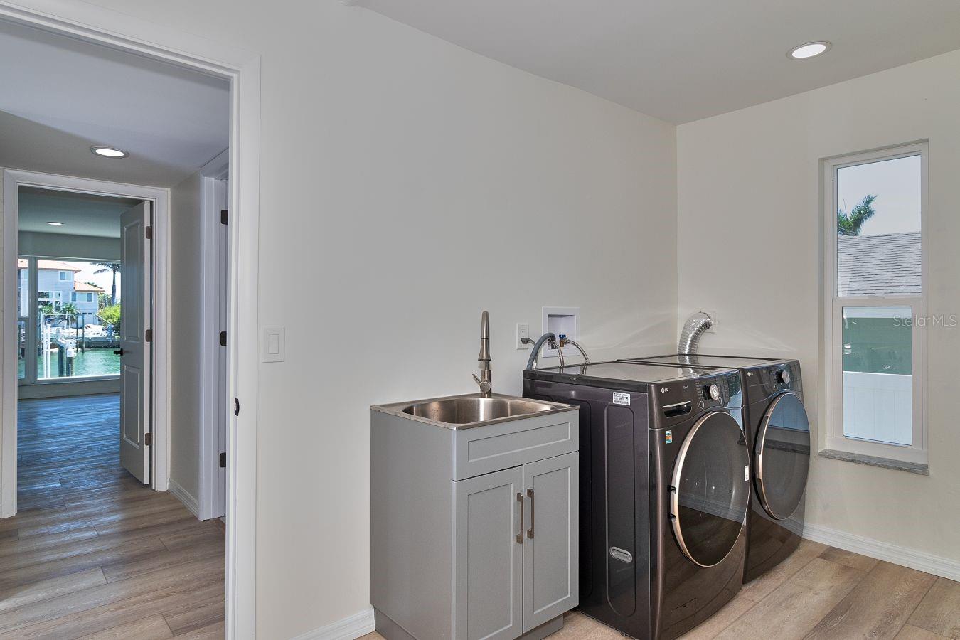 451 PALM ISLAND NE, Clearwater Beach, FL 33767