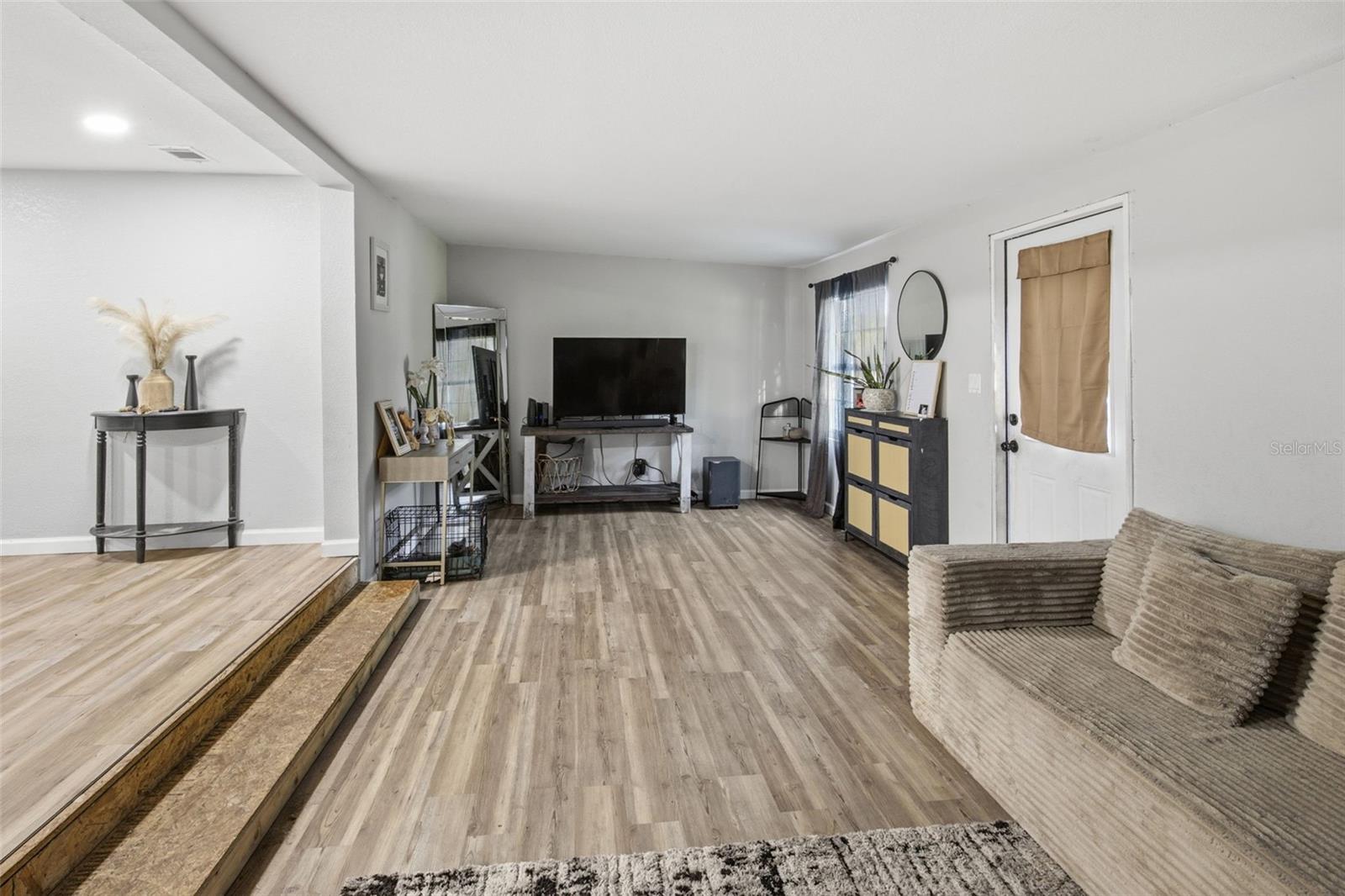 6124 NUNDY AVENUE, Gibsonton, FL 33534