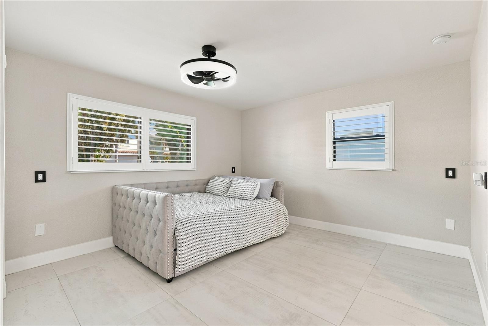 556 JOHNS PASS AVENUE, Madeira Beach, FL 33708