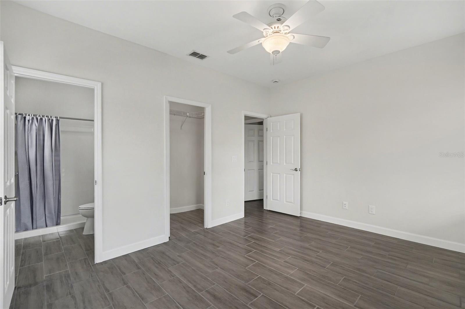 6081 LAKE FRONT DRIVE, Fort Myers, FL 33908