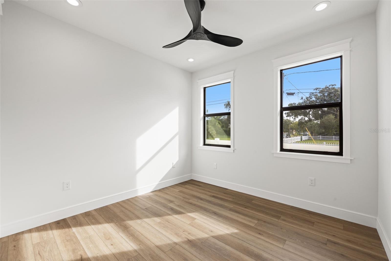 Middle bedroom