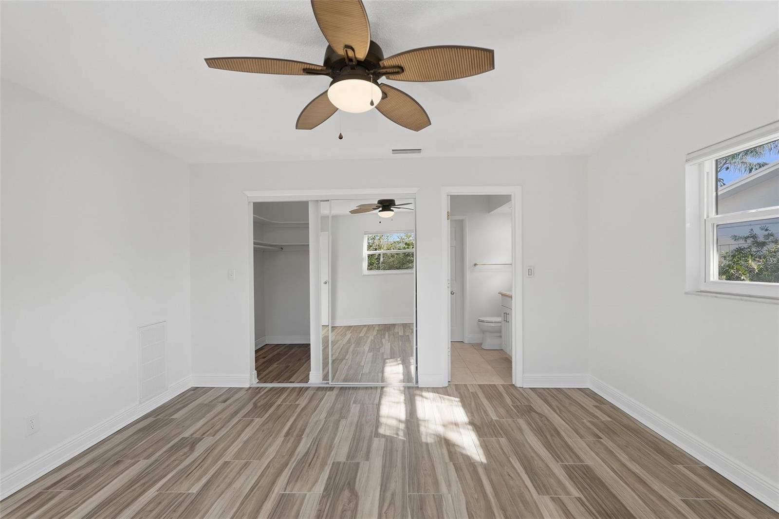 1460 69TH PLACE S, St Petersburg, FL 33705