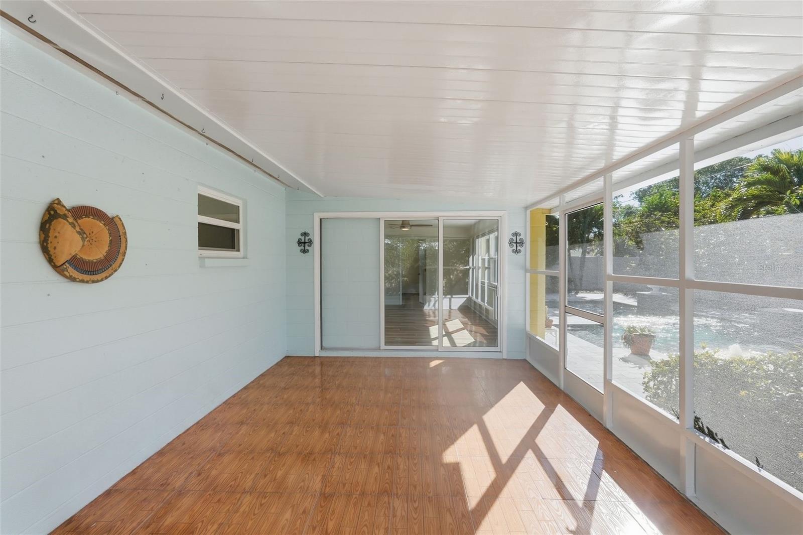 1460 69TH PLACE S, St Petersburg, FL 33705