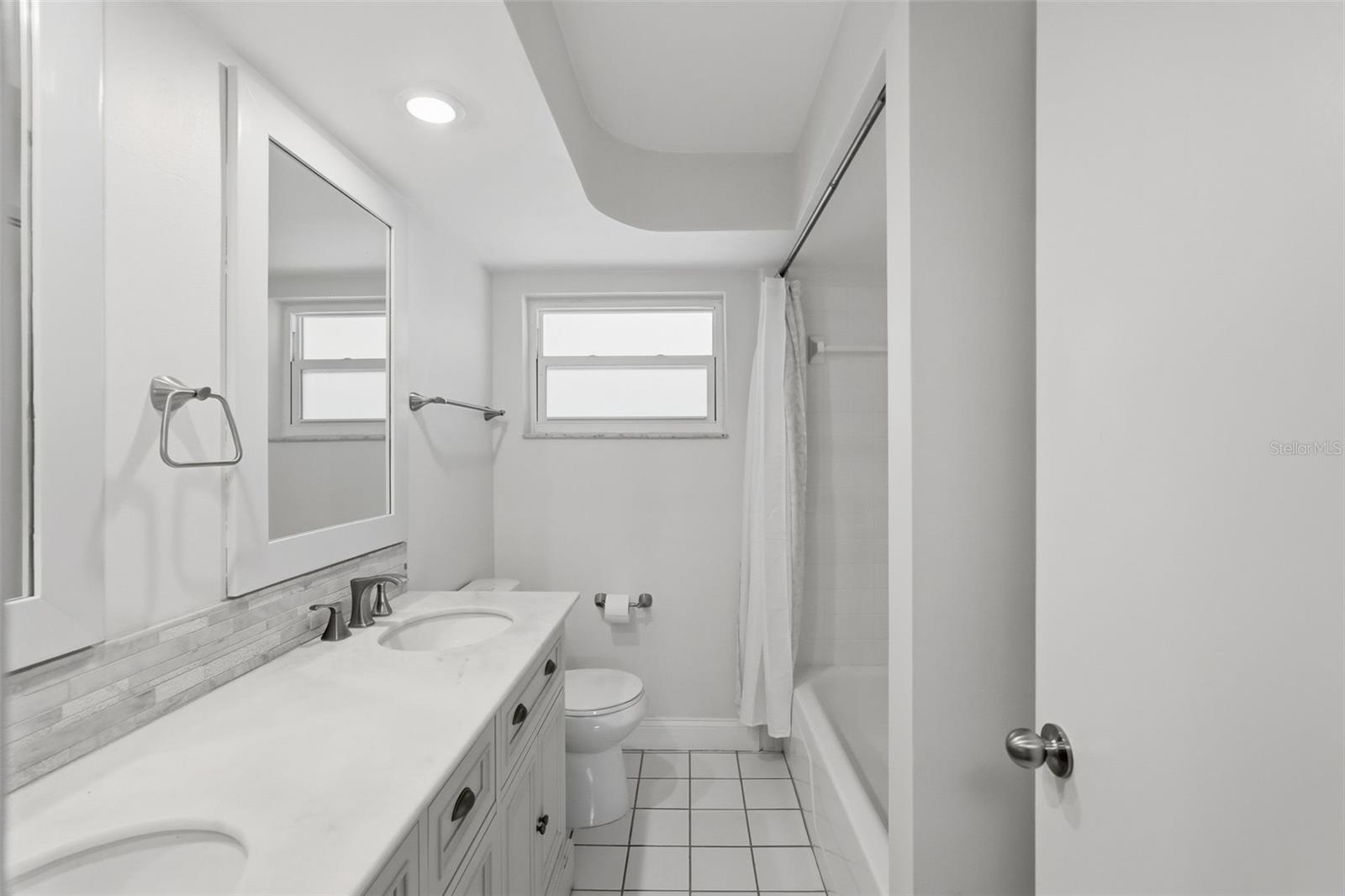 1460 69TH PLACE S, St Petersburg, FL 33705