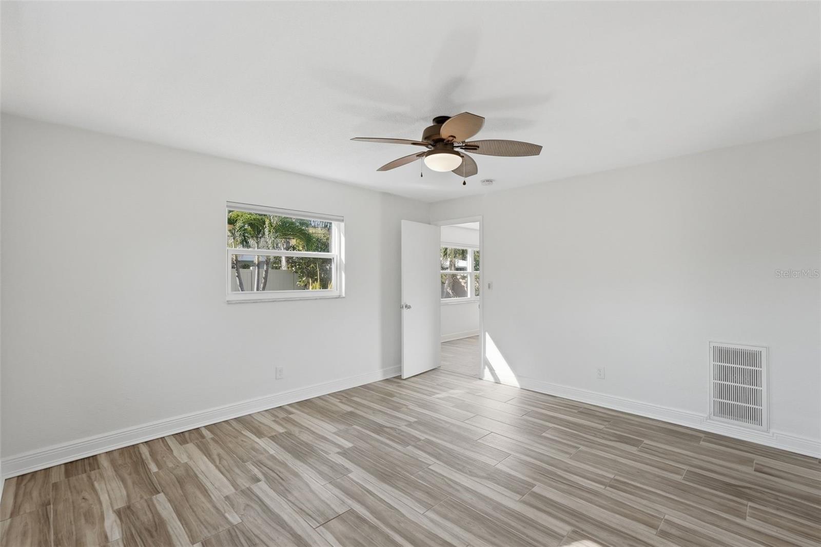 1460 69TH PLACE S, St Petersburg, FL 33705