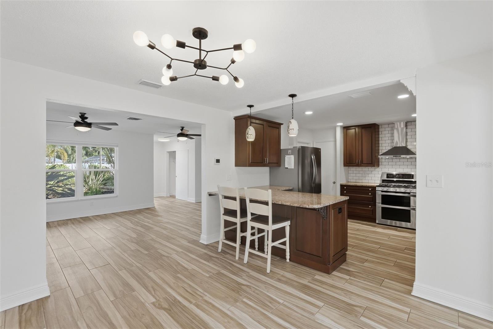 1460 69TH PLACE S, St Petersburg, FL 33705