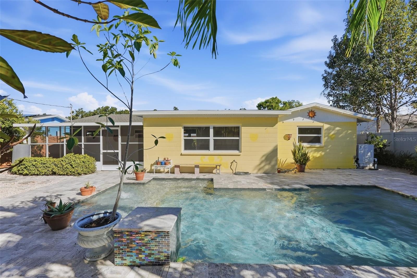1460 69TH PLACE S, St Petersburg, FL 33705