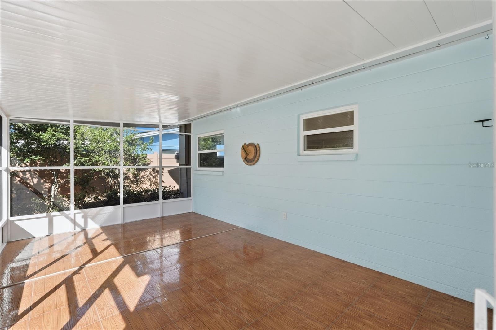1460 69TH PLACE S, St Petersburg, FL 33705