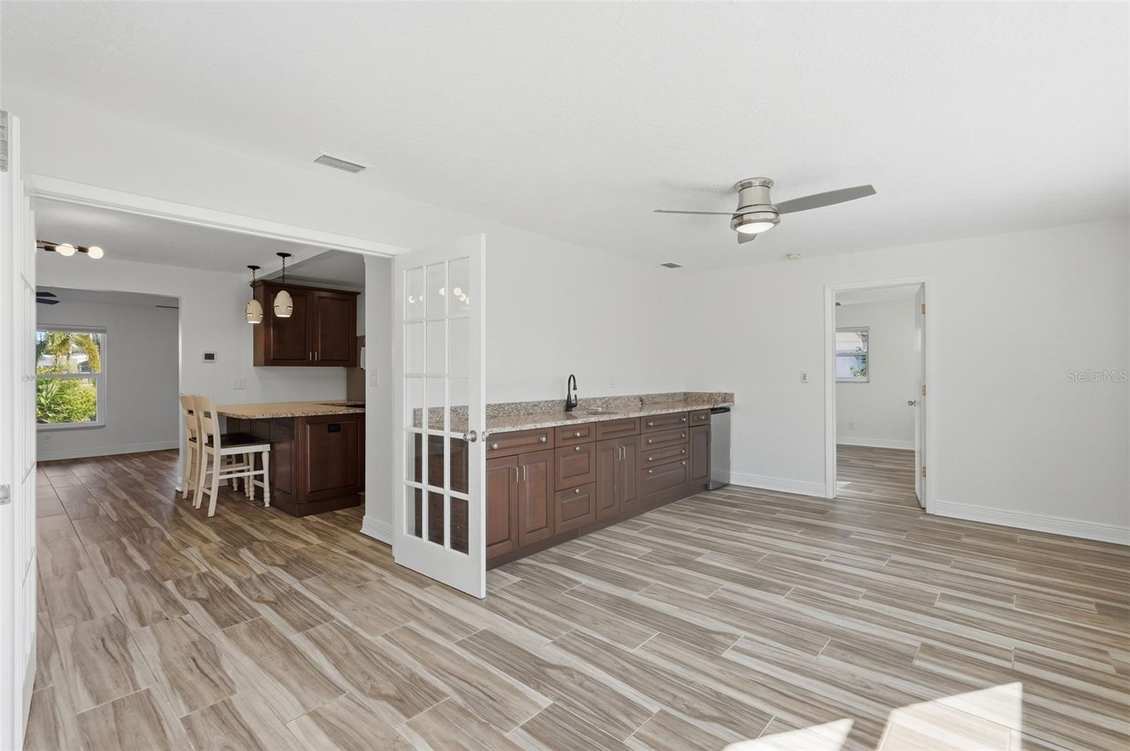 1460 69TH PLACE S, St Petersburg, FL 33705