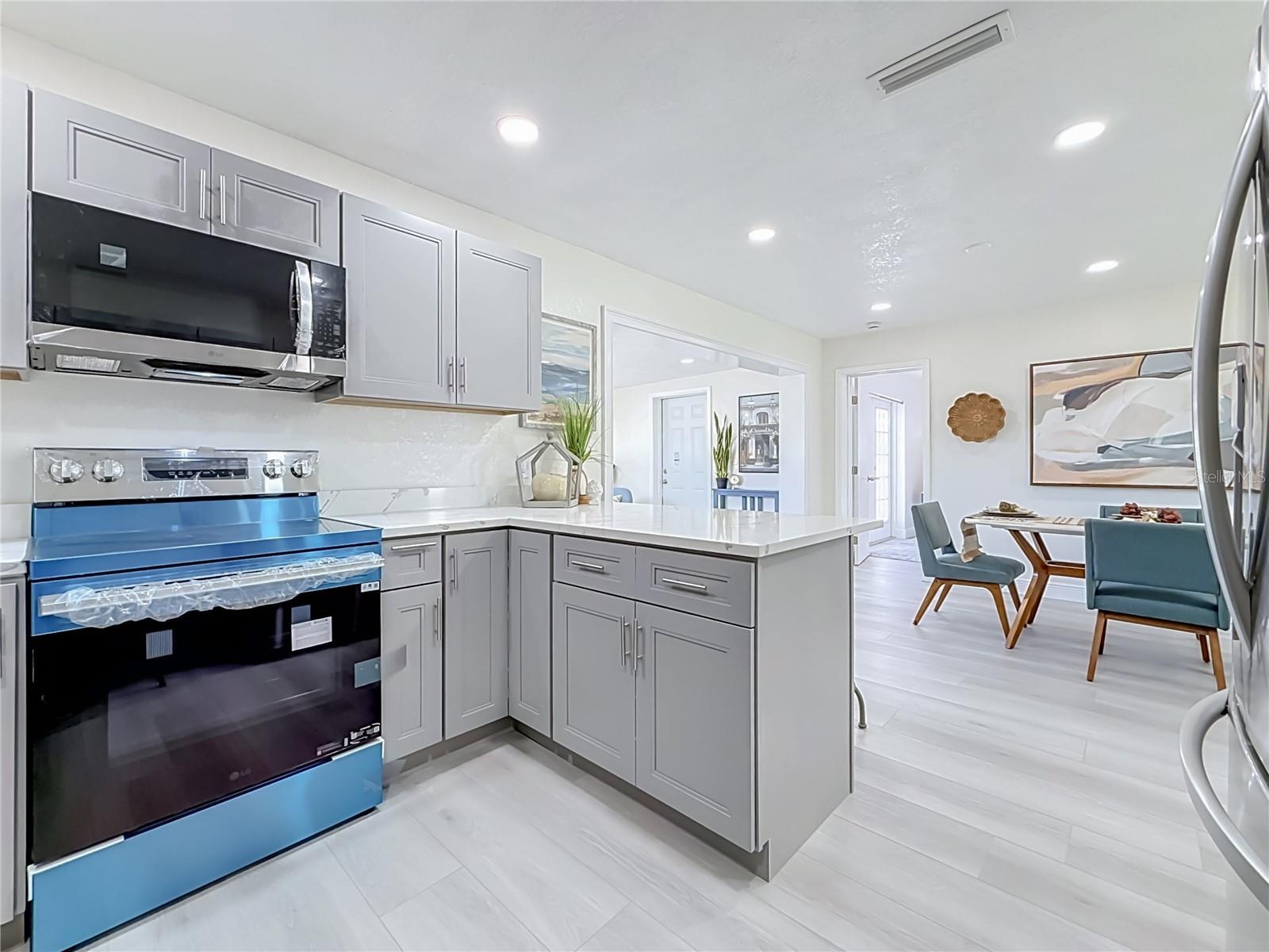 5164 JASMINE CIRCLE, St Petersburg, FL 33714