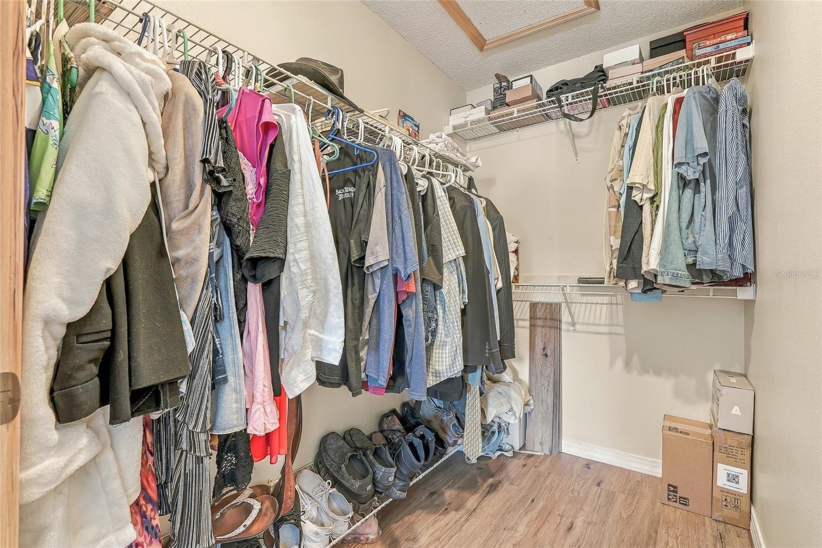 Master Walk-In