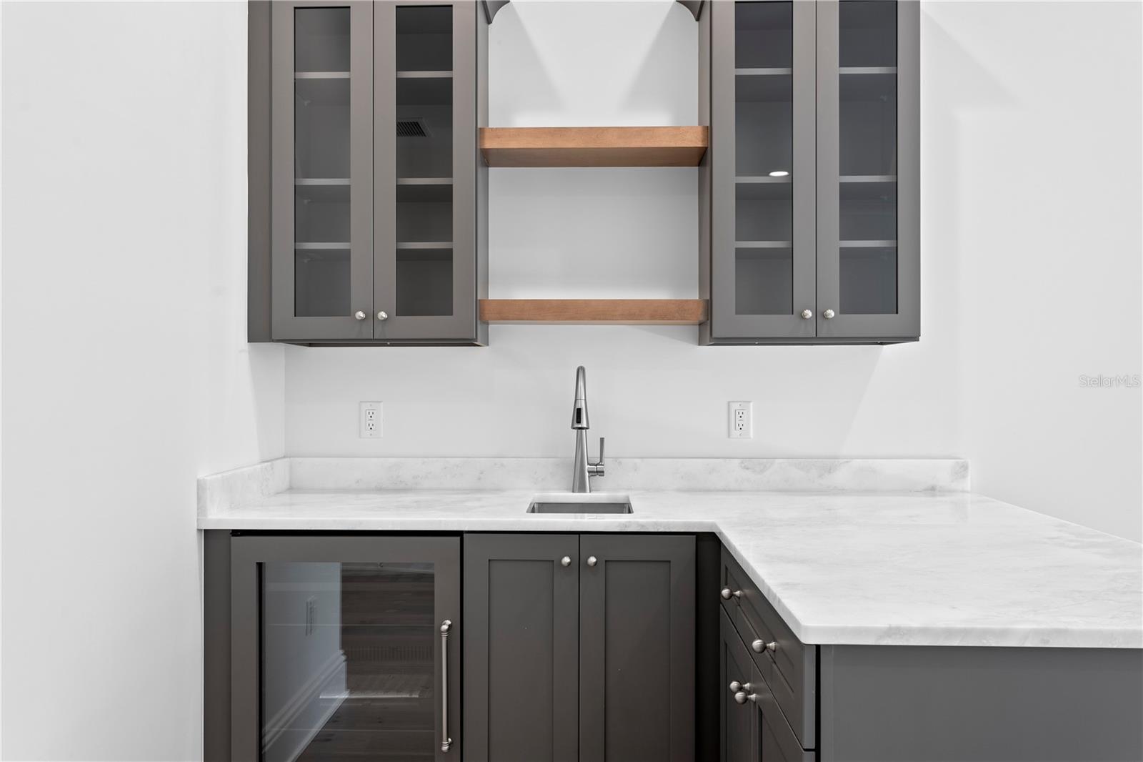 Bonus room with wet bar