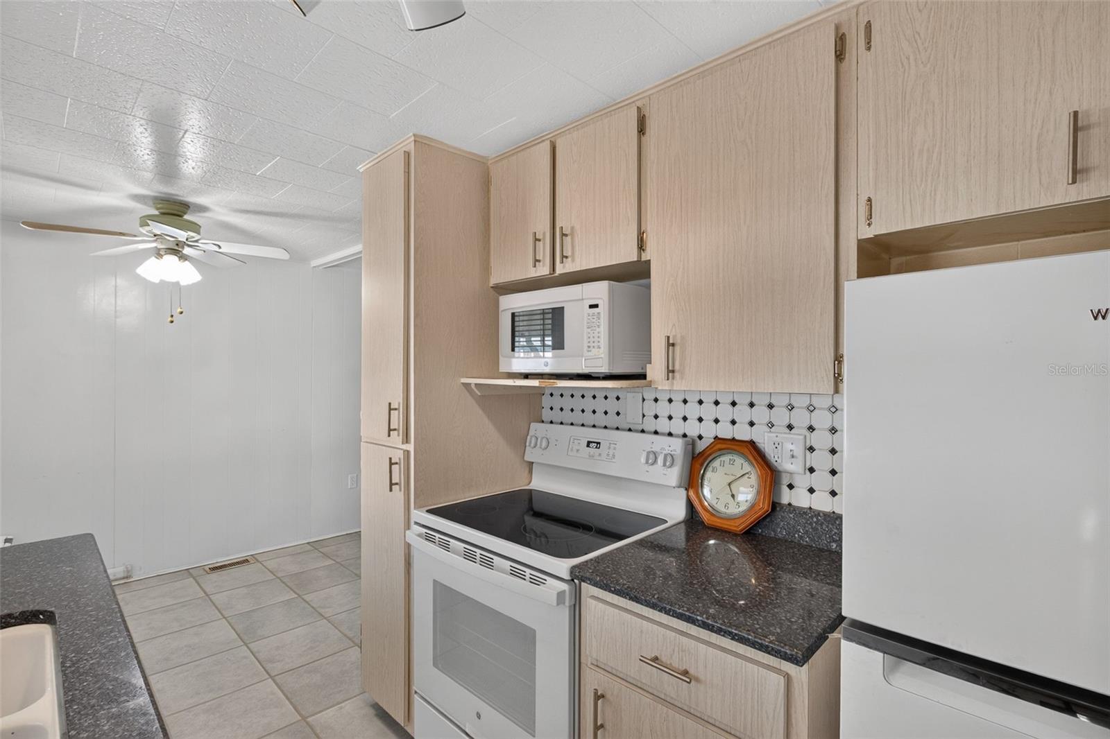 2000 E BAY DRIVE, #52, Largo, FL 33771