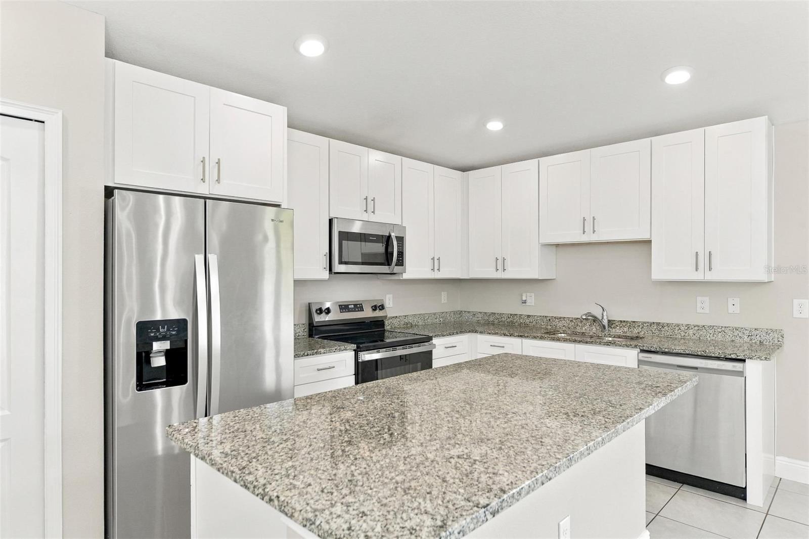 520 BRISTOL CIRCLE, Kissimmee, FL 34758