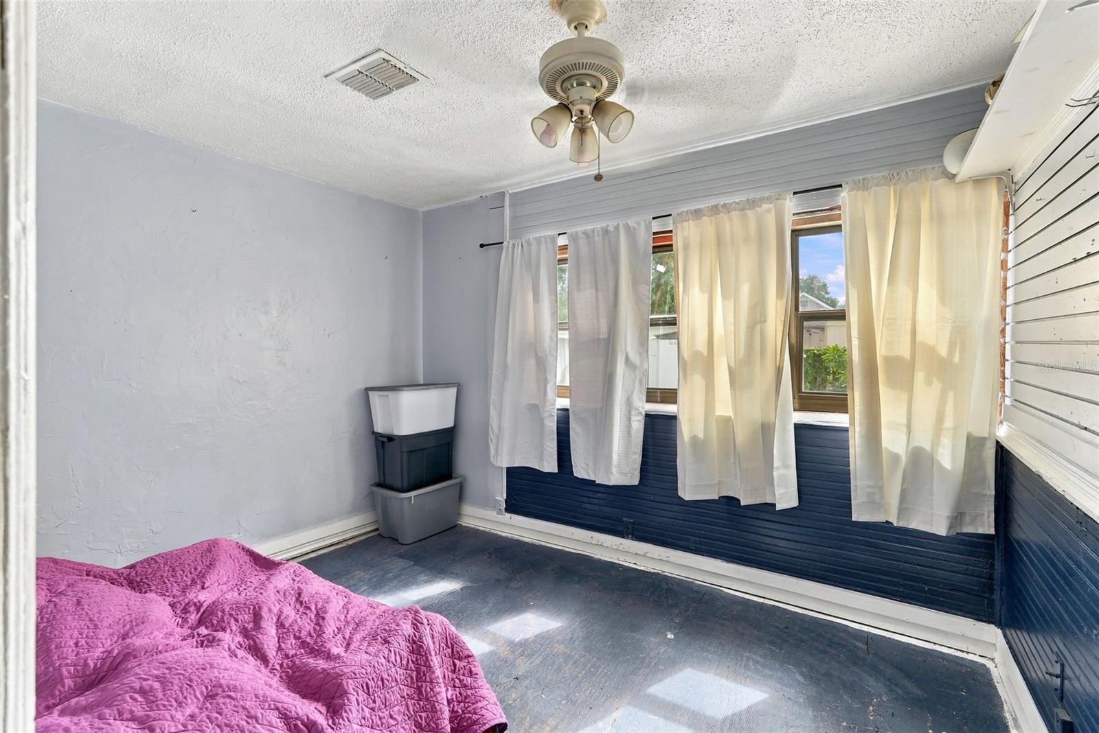 811 E FRIERSON AVENUE, Tampa, FL 33603