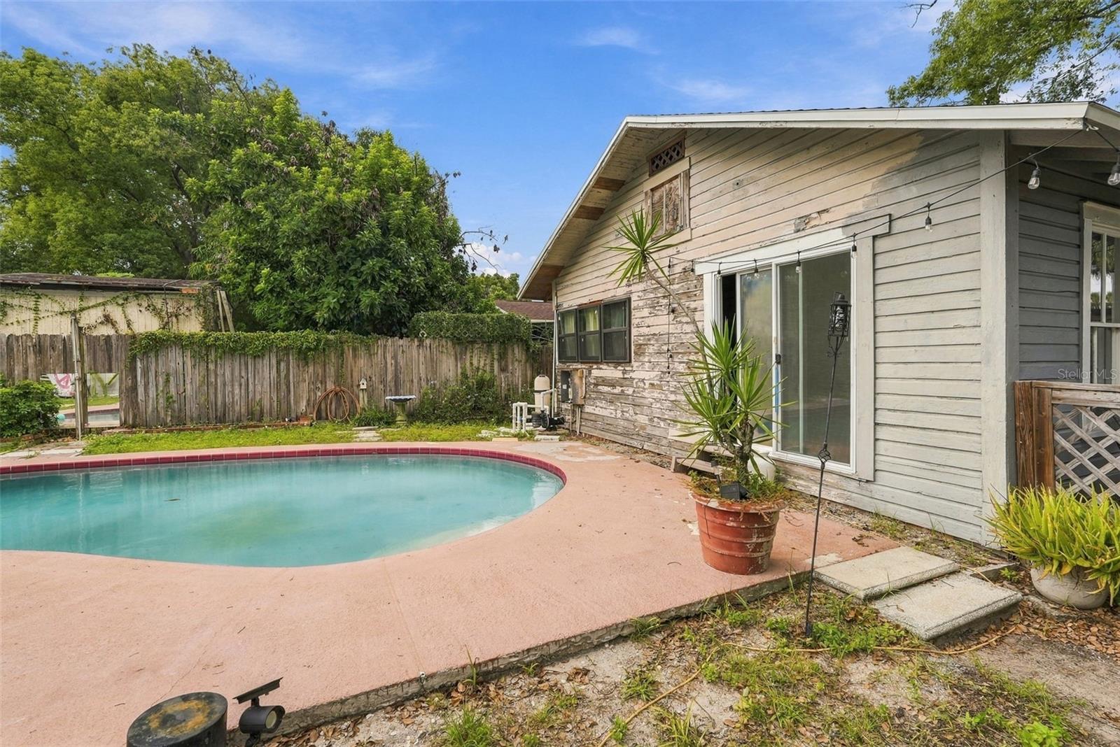 811 E FRIERSON AVENUE, Tampa, FL 33603