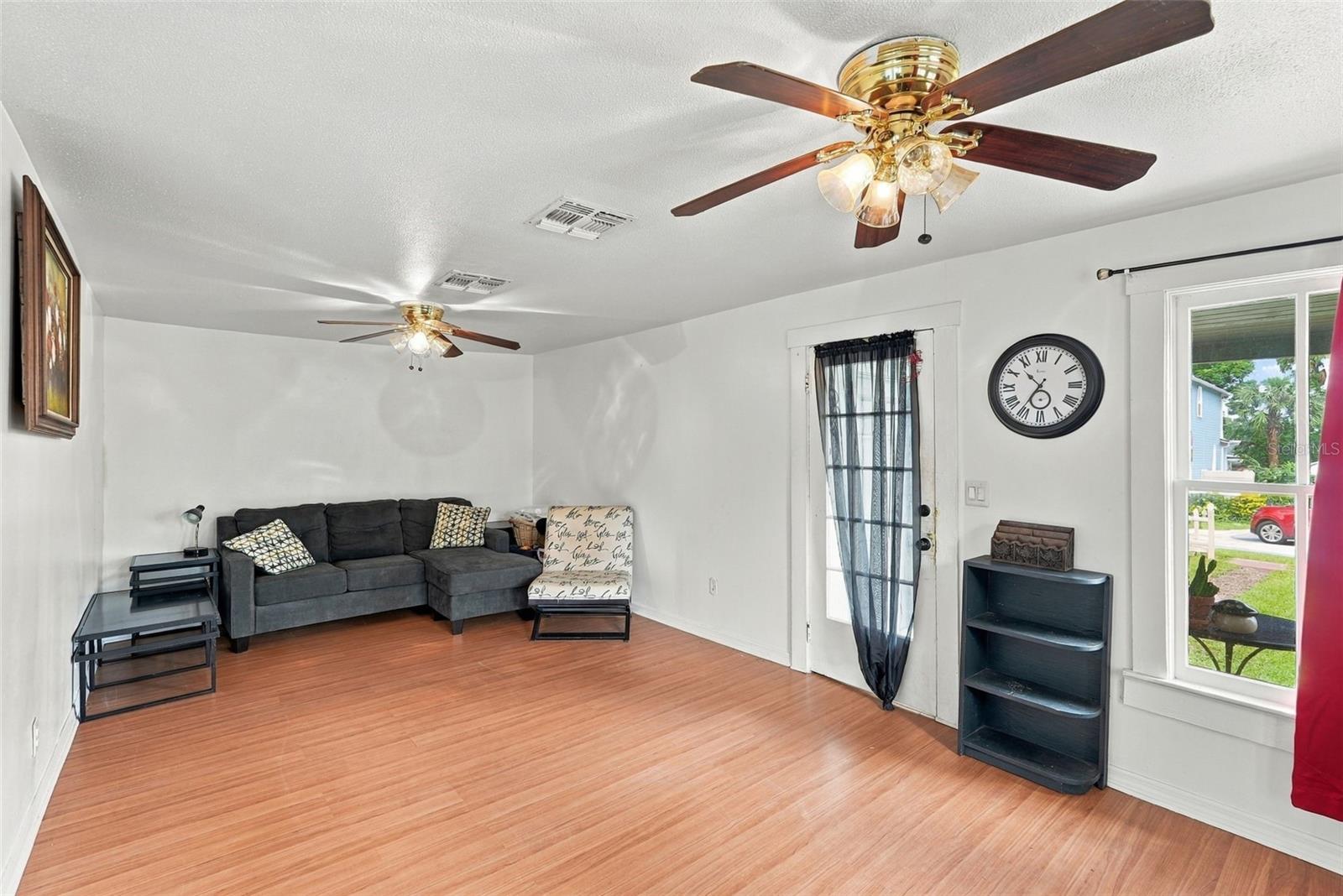 811 E FRIERSON AVENUE, Tampa, FL 33603