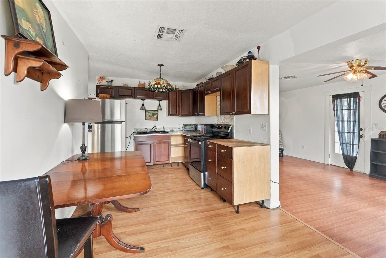 811 E FRIERSON AVENUE, Tampa, FL 33603 811 E FRIERSON AVENUE, Tampa, FL 33603