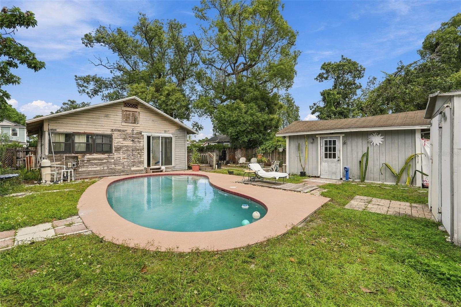 811 E FRIERSON AVENUE, Tampa, FL 33603