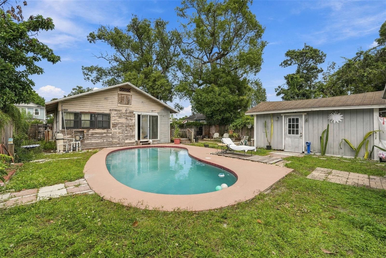 811 E FRIERSON AVENUE, Tampa, FL 33603