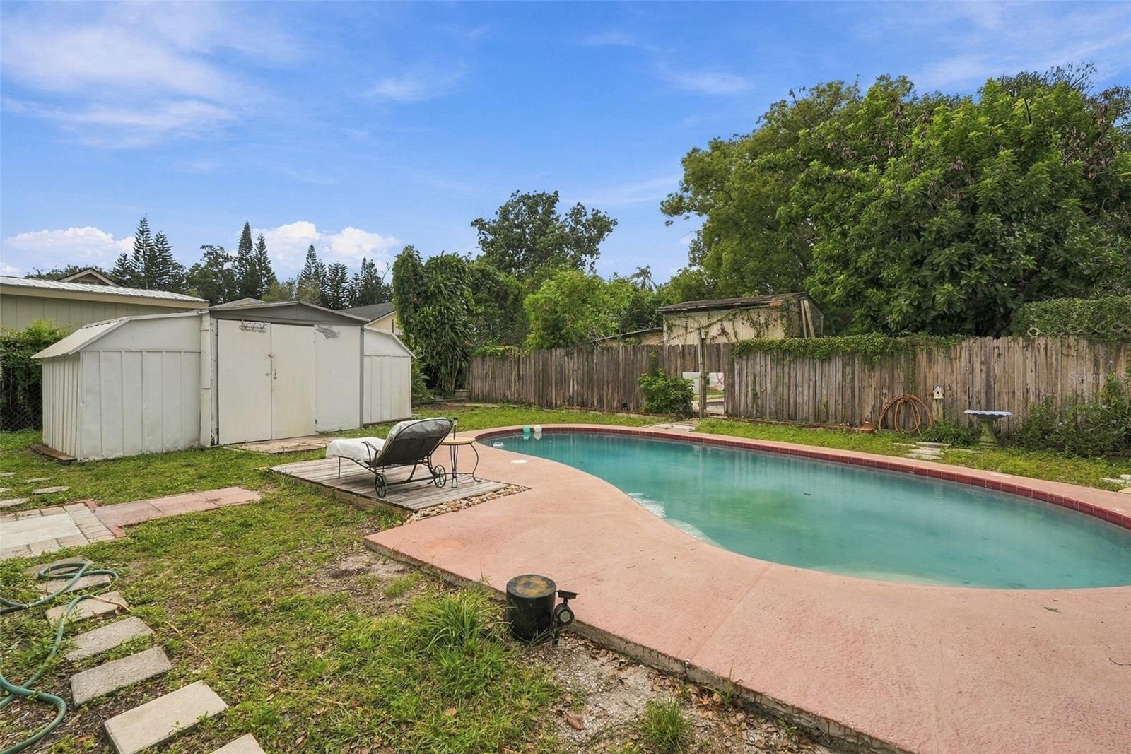 811 E FRIERSON AVENUE, Tampa, FL 33603