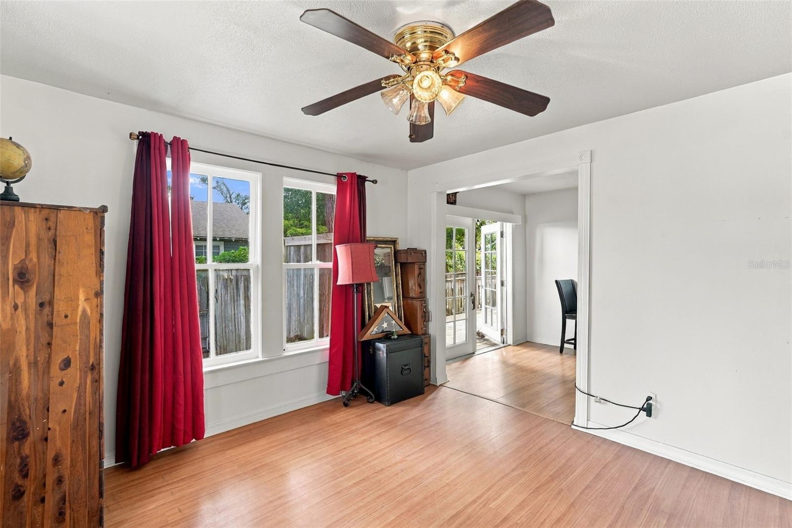 811 E FRIERSON AVENUE, Tampa, FL 33603 811 E FRIERSON AVENUE, Tampa, FL 33603