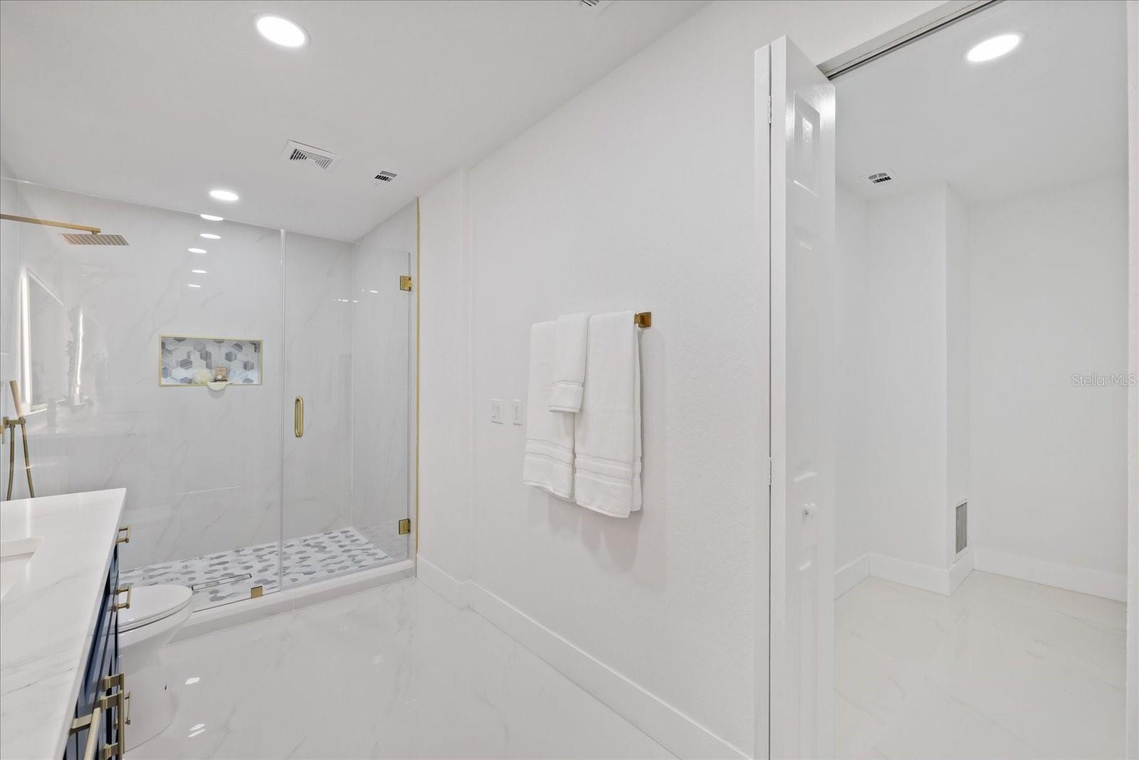 6403 ELLIOT DRIVE, Tampa, FL 33615