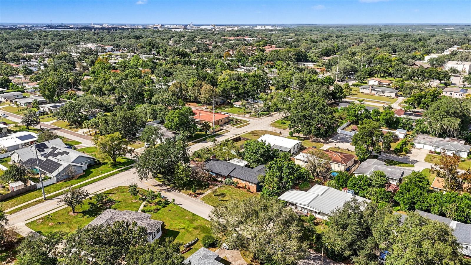 302 PARK RIDGE AVENUE, Temple Terrace, FL 33617