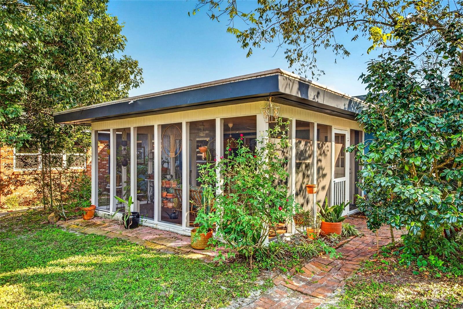 302 PARK RIDGE AVENUE, Temple Terrace, FL 33617