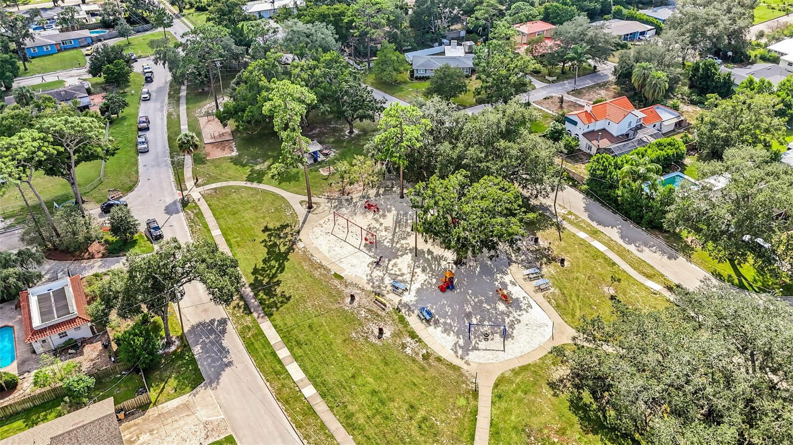302 PARK RIDGE AVENUE, Temple Terrace, FL 33617