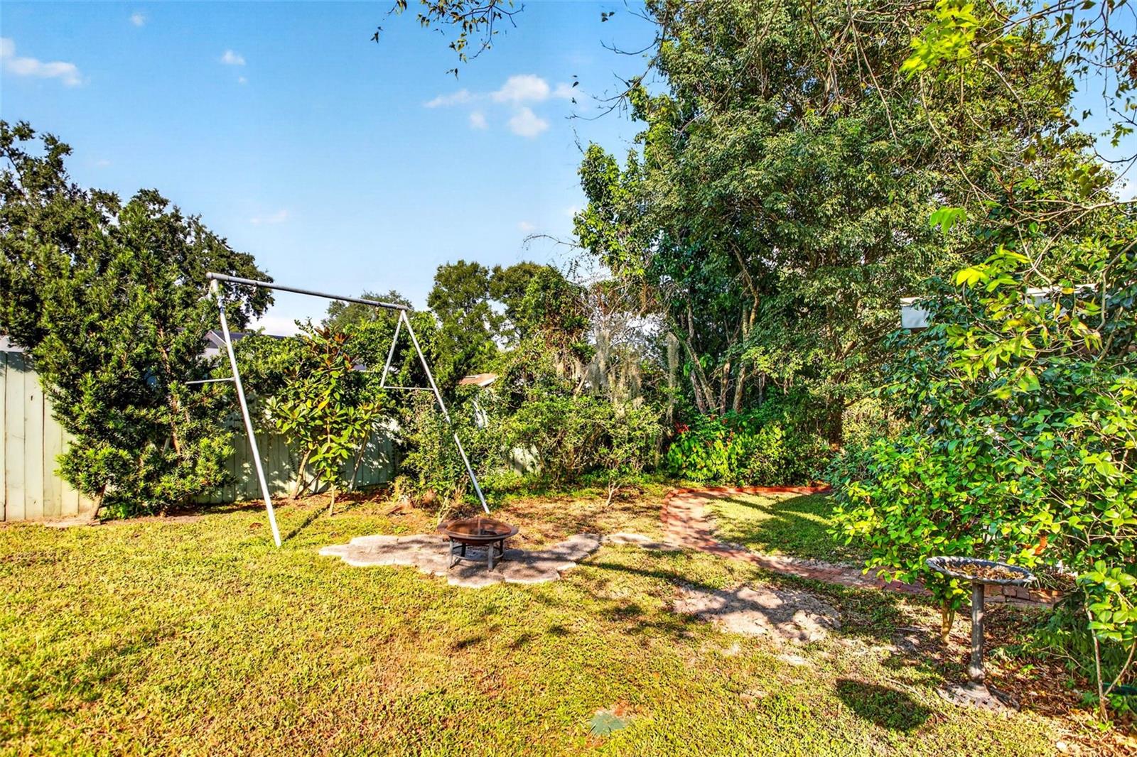 302 PARK RIDGE AVENUE, Temple Terrace, FL 33617