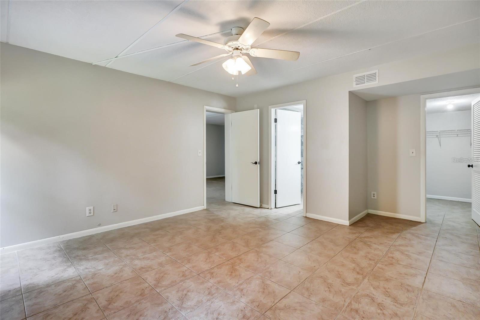 1200 TARPON WOODS BOULEVARD, #P5, Palm Harbor, FL 34685