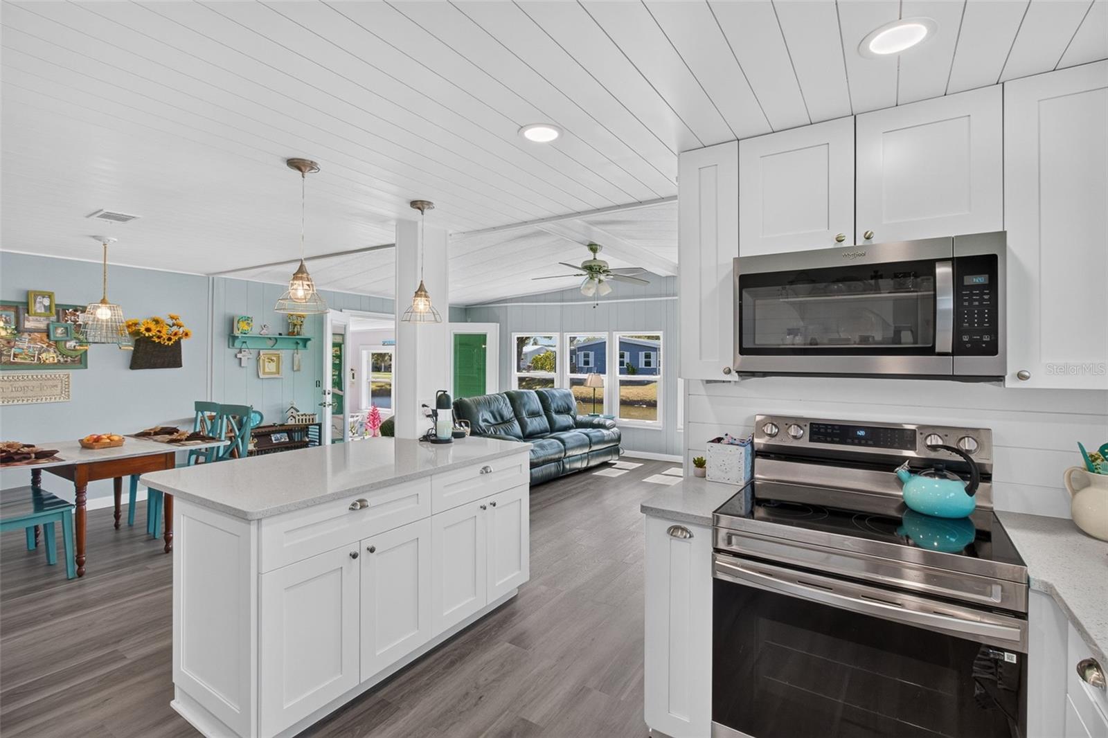 176 CLUBVIEW DRIVE, #3, Safety Harbor, FL 34695