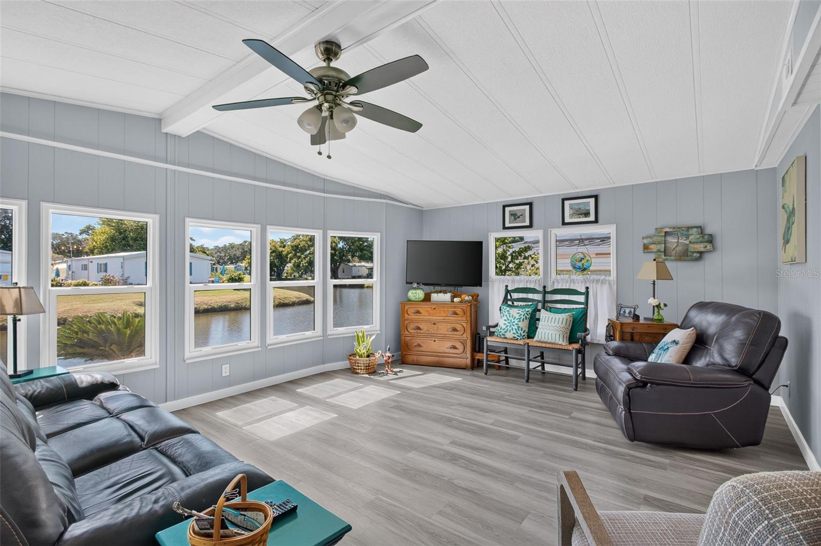 176 CLUBVIEW DRIVE, #3, Safety Harbor, FL 34695