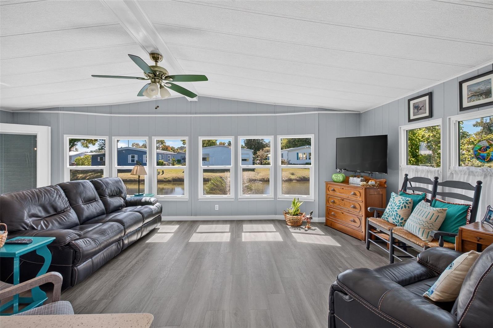 176 CLUBVIEW DRIVE, #3, Safety Harbor, FL 34695