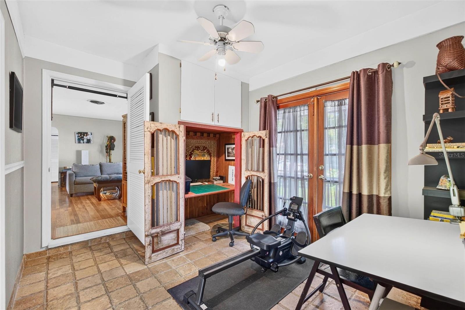 3641 QUEEN STREET N, St Petersburg, FL 33713